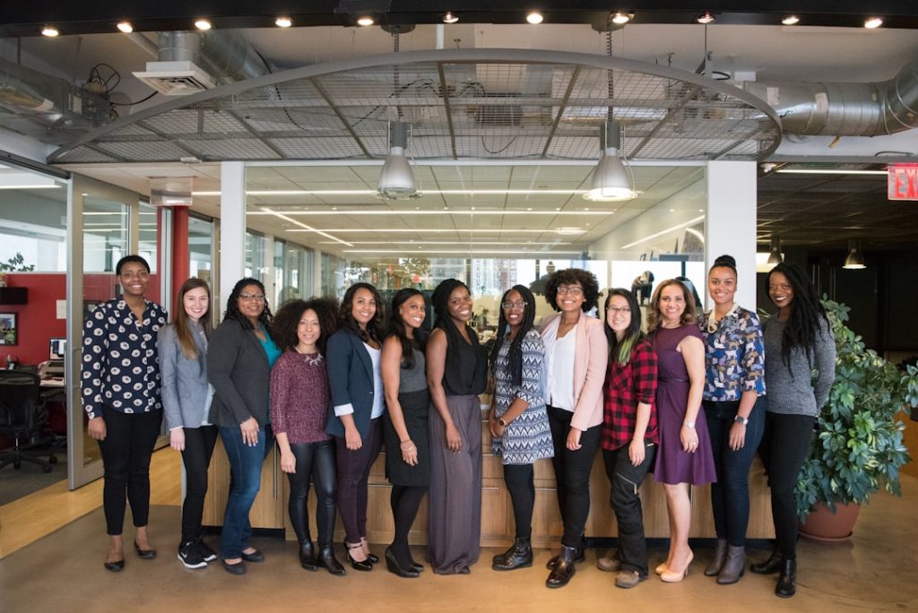 group-of-women-lined-up-c5prbxfhjgo